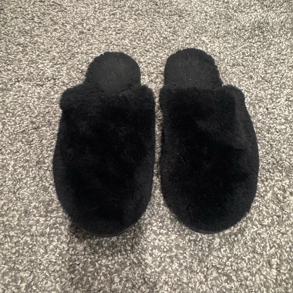 Cozy Black Faux Fur Women's Slippers